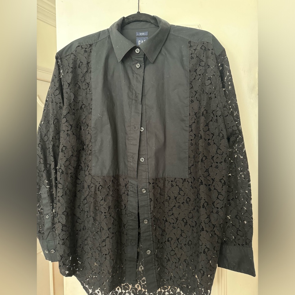 Gap lace button down never worn size M